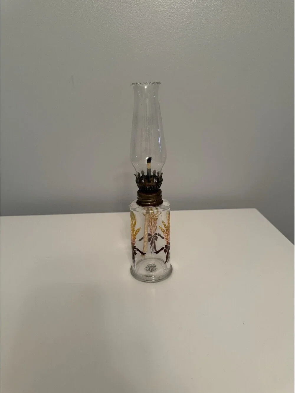 Vintage Lamplight Farms Oil Lamp Wheat & Ribbon Design 10” T w/Chimney EUC Rare